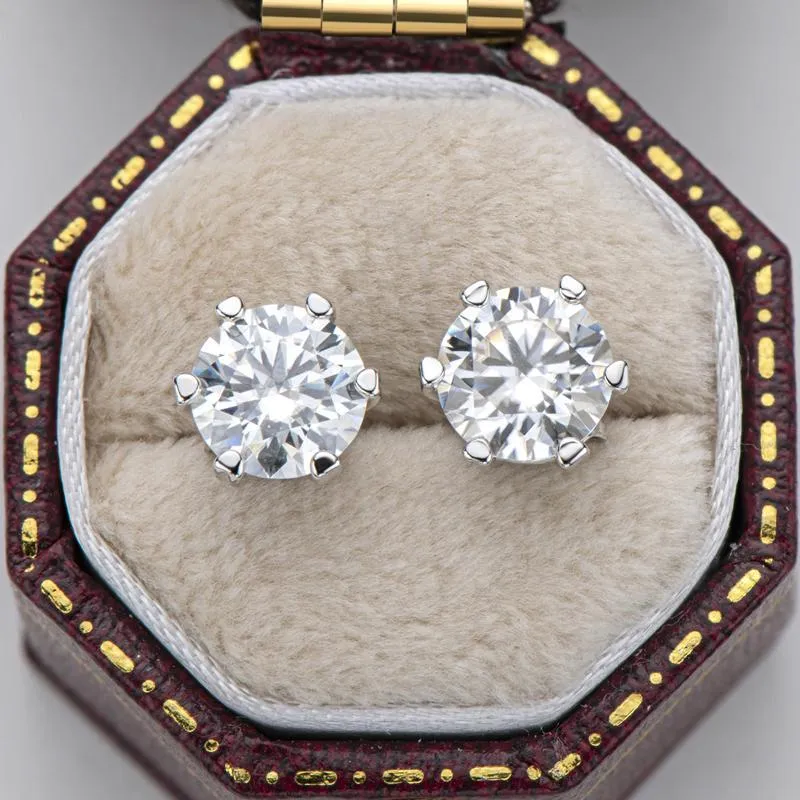 0.5ct/1.0ct Classic Round Brilliant Cut Moissanite Stud Earrings