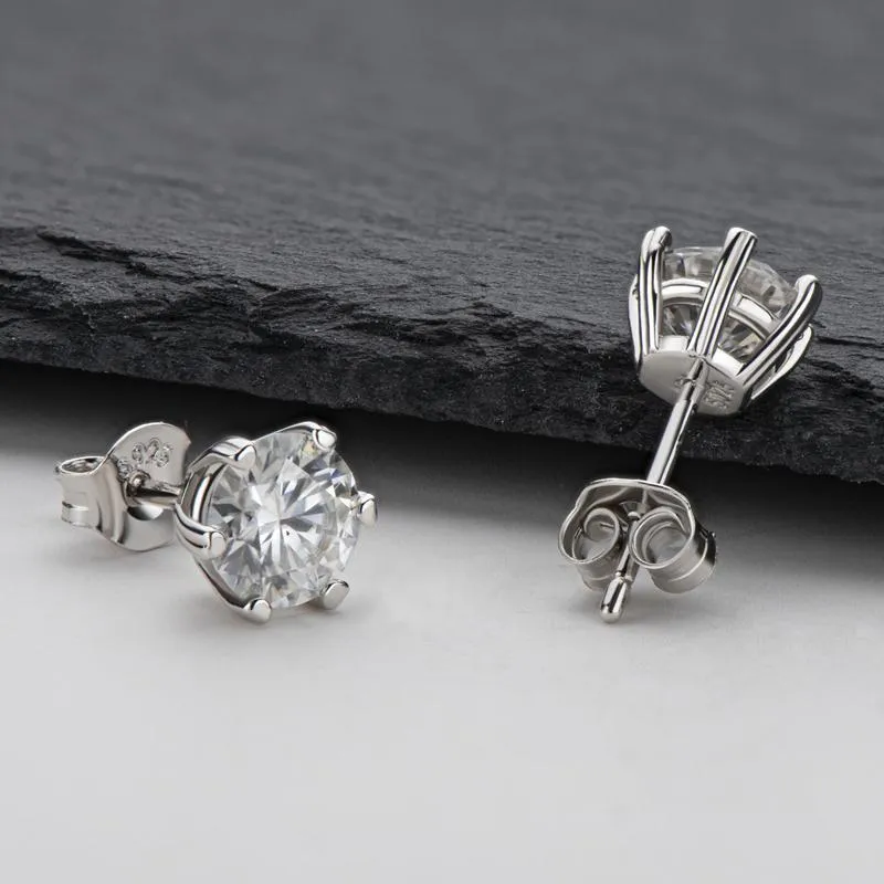 0.5ct/1.0ct Classic Round Brilliant Cut Moissanite Stud Earrings