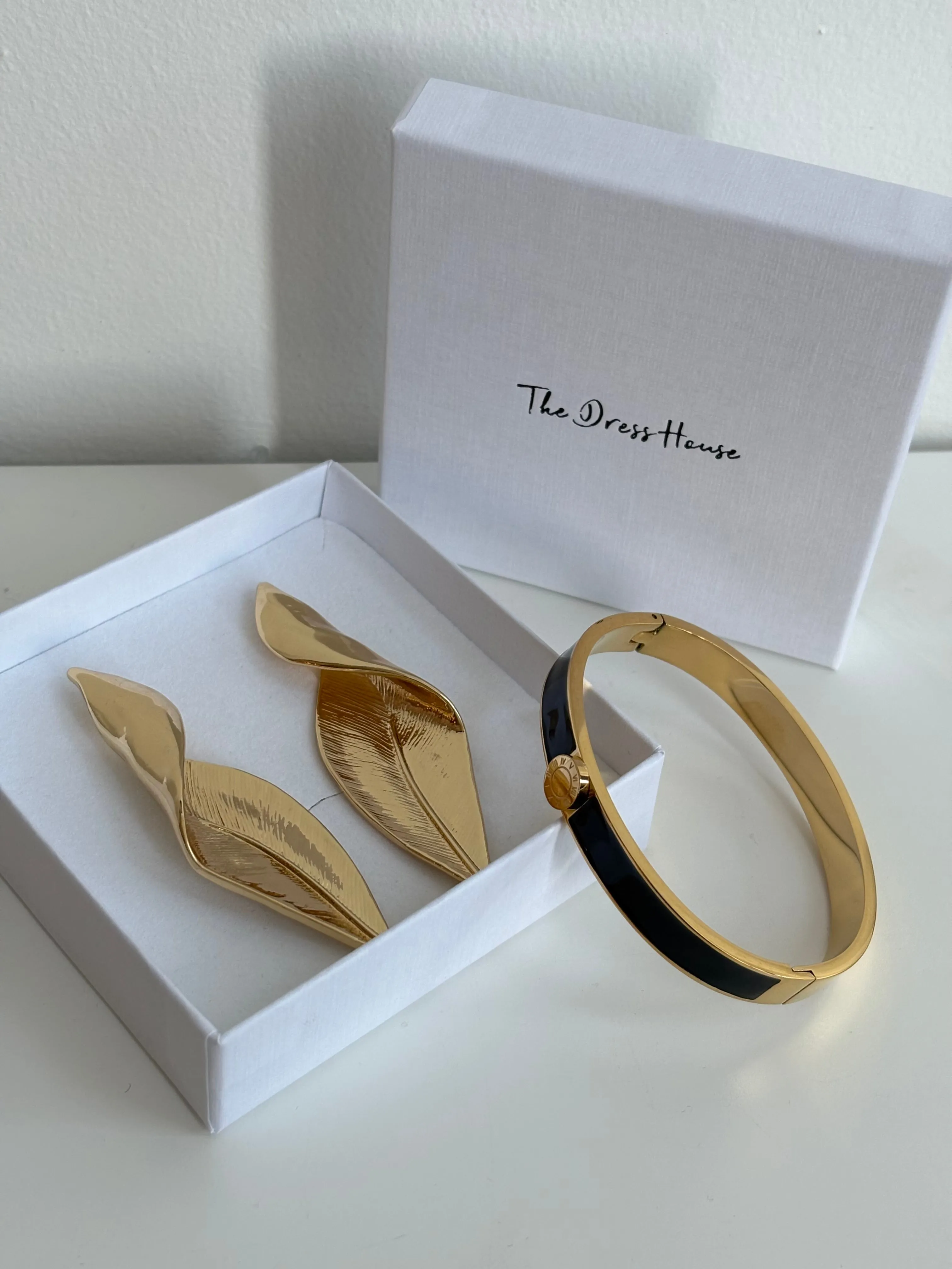 Dress House Gift Box 11 - Gold Earring Bracelet Set